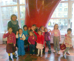 Дети в театре. Увеличить изображение. Размер файла: 646,24 Kb [800X660]