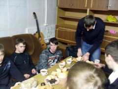 Рождественская встреча молодежи. Увеличить изображение. Размер файла: 74,62 Kb [604X453]