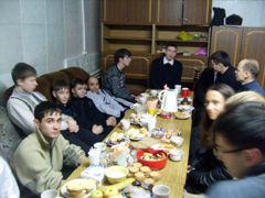 Рождественская встреча молодежи. Увеличить изображение. Размер файла: 89,15 Kb [604X453]