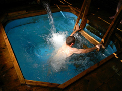 Благодатное купание. Увеличить изображение. Размер файла: 195,59 Kb [800X600]