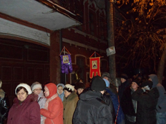 Молодежь города приложилась к Поясу Пресвятой Богородицы в Самаре. Увеличить изображение: 193,65 Kb [800X600]