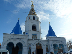 Молодежь города приложилась к Поясу Пресвятой Богородицы в Самаре. Увеличить изображение: 149,03 Kb [800X600]