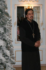 Рождественская елка для детей из малообеспеченных и многодетных семей. Увеличить изображение. Размер файла:84,89 Kb [402X604]