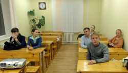 Кинолекторий в молодежной группе. Размер изображения: 636,2 Kb [1200X691]