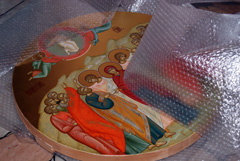 Установка новых икон на иконостас. Увеличить изображение. Размер файла:504,68 Kb [800X536]