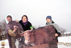 Установка Рождественского вертепа. Увеличить изображение. Размер файла: 319,69 Kb [800X536]