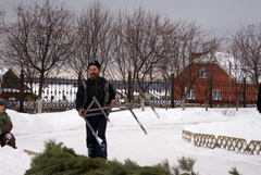 Установка Рождественского вертепа. Увеличить изображение. Размер файла: 516,18 Kb [800X536]