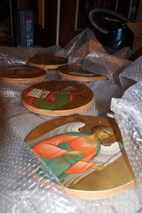 Установка новых икон на иконостас. Увеличить изображение. Размер файла:810,31 Kb [800X1195]