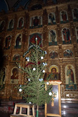 Украшение храма к празднику Рождества Христова. Увеличить изображение. Размер файла: 1162,52 Kb [800X1195]