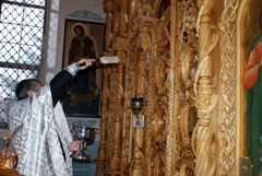 Освящение нового иконостаса. Увеличить изображение. Размер файла: 298,18 Kb [800X536]