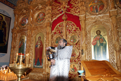 Освящение нового иконостаса. Увеличить изображение. Размер файла: 299,66 Kb [800X536]