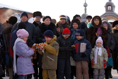Рождественская ярмарка. Увеличить изображение. Размер файла: 356,9 Kb [800X536]