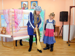 Детская воскресная школа готовится к Рождеству. Увеличить изображение. Размер файла: 220,81 Kb [800X600]