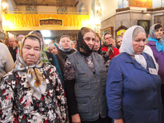 Новогодний молебен в Свято-Вознесенском храме. Увеличить изображение. Размер файла: 525,69 Kb [800X600]