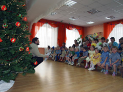 Посещение детдома. Увеличить изображение. Размер файла: 936,28 Kb [1200X900]