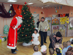 Посещение детдома. Увеличить изображение. Размер файла: 991,04 Kb [1200X900]