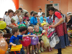 Посещение детдома. Увеличить изображение. Размер файла: 958,55 Kb [1200X900]