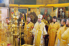 Архиерейское богослужение в Свято-Вознесенском соборе. Увеличить изображение. Размер файла: 1087,96 Kb [1200X800]