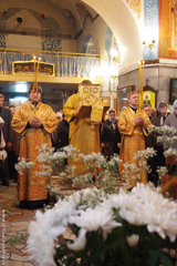 Архиерейское богослужение в Свято-Вознесенском соборе. Увеличить изображение. Размер файла: 790,12 Kb [800X1200]