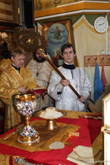 Архиерейское богослужение в Свято-Вознесенском соборе. Увеличить изображение. Размер файла: 557,54 Kb [1200X1793]