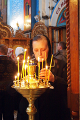 Праздничные богослужения в день памяти 400-летия преставления святителя Ермогена. Увеличить изображение. Размер файла: 903,57 Kb [800X1200]