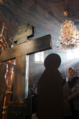 Праздничные богослужения в день памяти 400-летия преставления святителя Ермогена. Увеличить изображение. Размер файла: 679,82 Kb [800X1200]