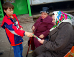 Посещение подшефных инвалидов с пасхальными подарками. Увеличить изображение. Размер файла: 633,07 Kb [1200X928]
