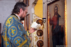 Божественная литургия в селе Лубяны. Увеличить изображение. Размер файла: 835,93 Kb [1200X800]