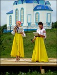 Праздник Святой Троицы в селе Коноваловка. Размер увеличенного изображения: 1017,03 Kb [900X1200]