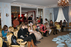 Рождественская елка для детей из малообеспеченных и многодетных семей. Увеличить изображение. Размер файла:93,61 Kb [604X403]