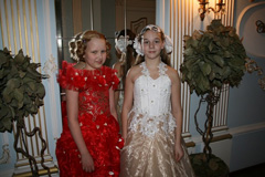 Рождественская елка для детей из малообеспеченных и многодетных семей. Увеличить изображение. Размер файла:85,51 Kb [604X403]